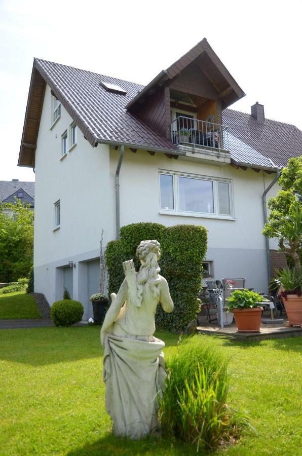 Ferienhaus Luzia Darscheid ภายนอก รูปภาพ